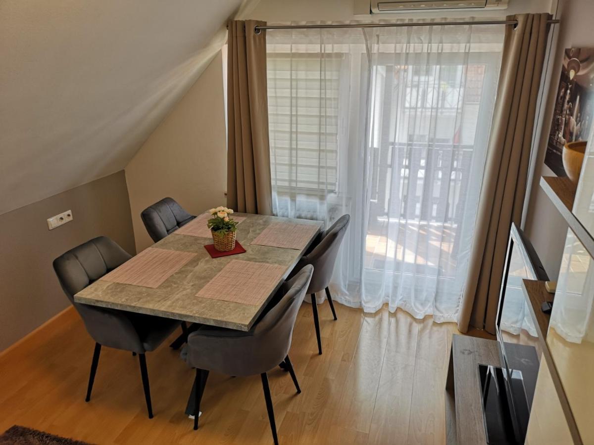 Tuniberg Restaurant Hotel Freiburg Bagian luar foto