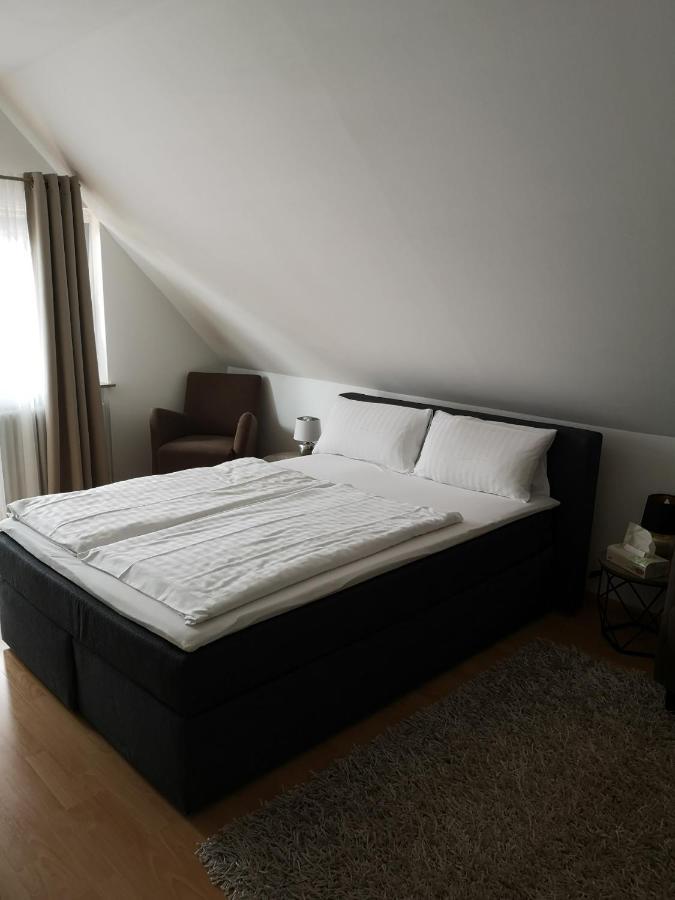 Tuniberg Restaurant Hotel Freiburg Bagian luar foto