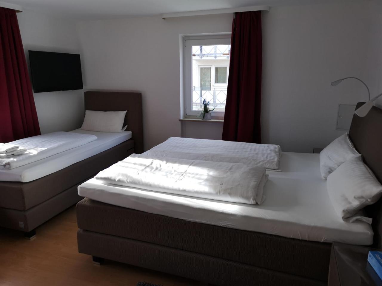 Tuniberg Restaurant Hotel Freiburg Bagian luar foto