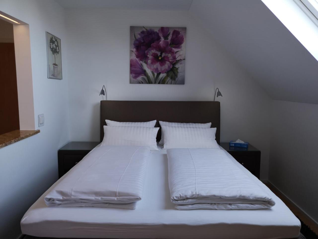 Tuniberg Restaurant Hotel Freiburg Bagian luar foto