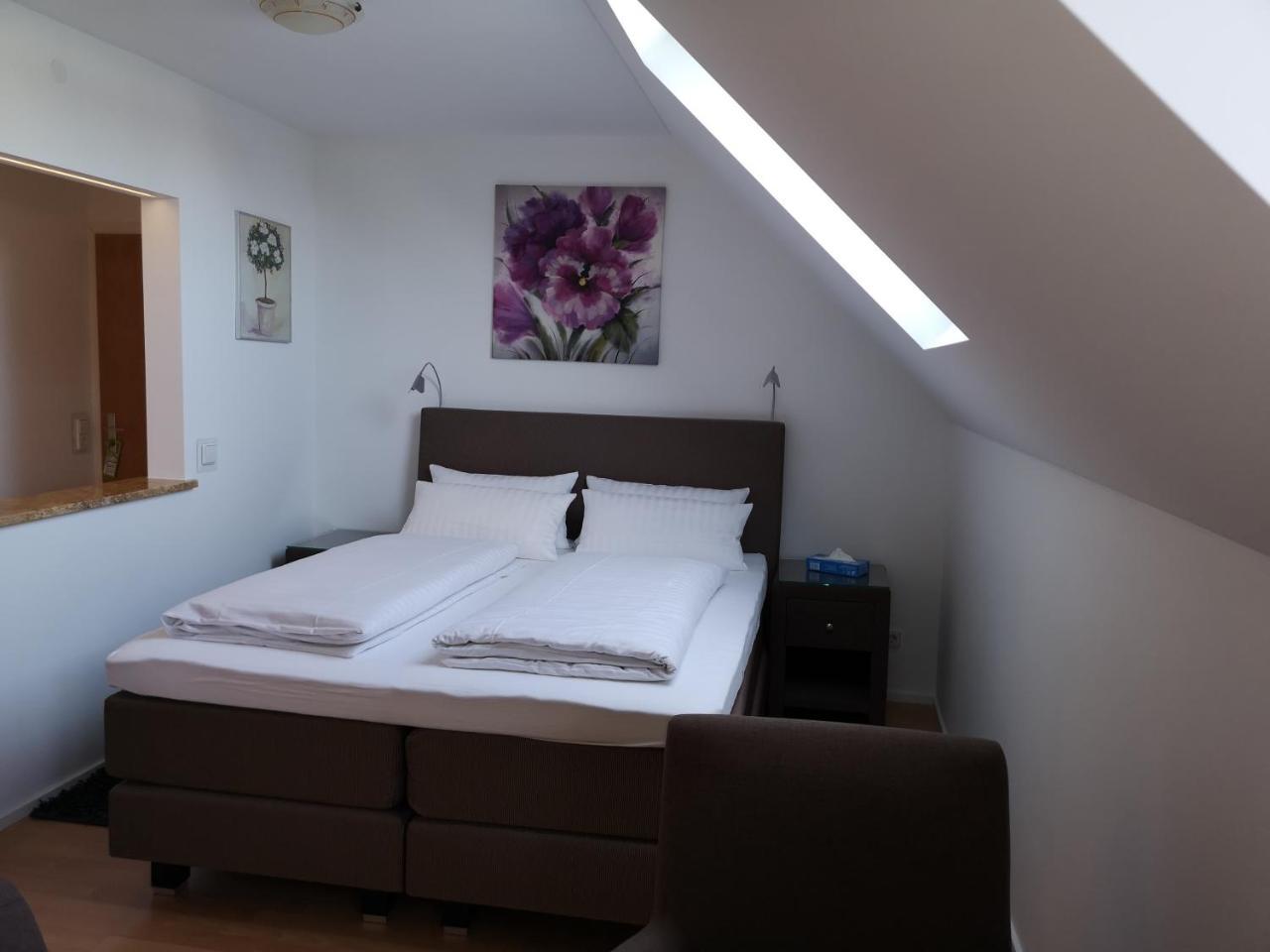 Tuniberg Restaurant Hotel Freiburg Ruang foto