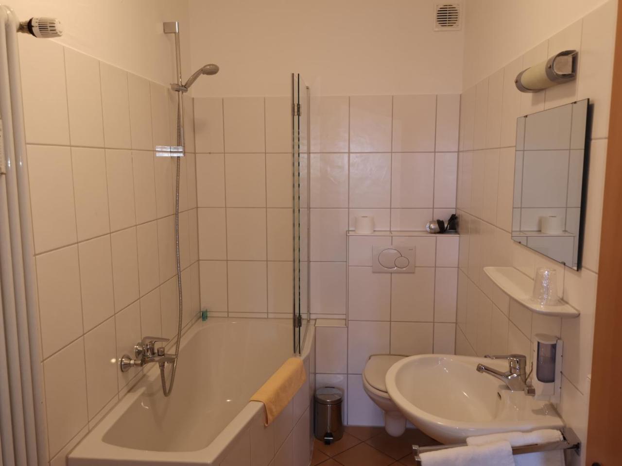 Tuniberg Restaurant Hotel Freiburg Bagian luar foto